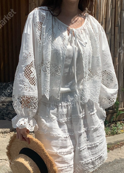 LVN60601韓國鏤空刺繡綁帶泡泡袖上衣｜韓系短版蕾絲罩衫 Korean Eyelet Lace Blouse