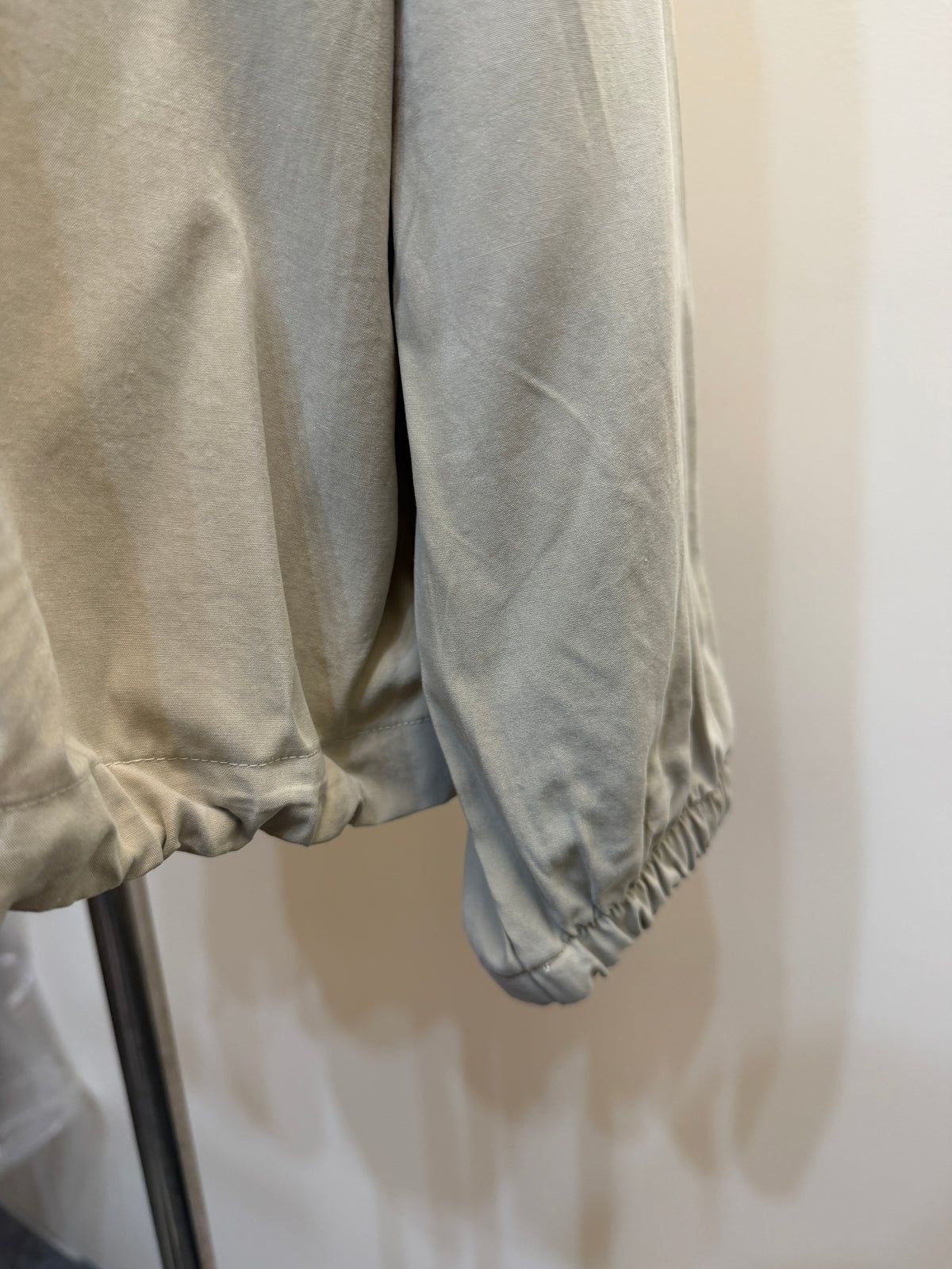 LUXE STITCHES M33 絲絨感V領長袖上衣商品圖片