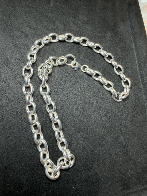 A19 Bold Interlock Silver Chain Necklace