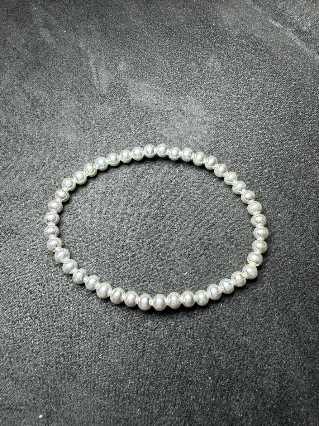 A21 Polished Silver Bead Stretch Bracelet