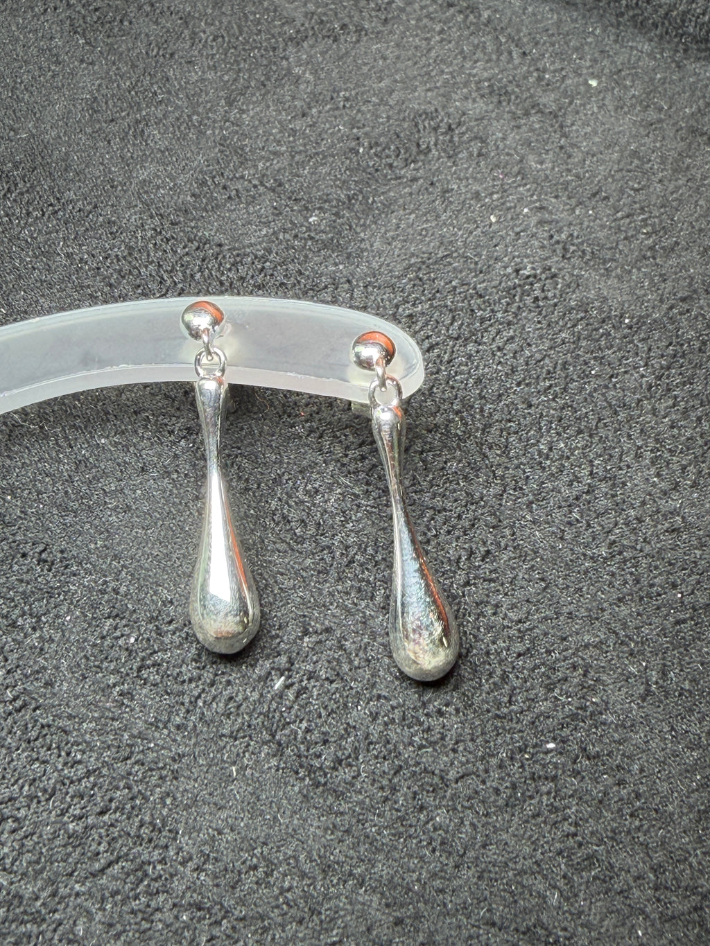 A37 Elongated Droplet Silver Earrings