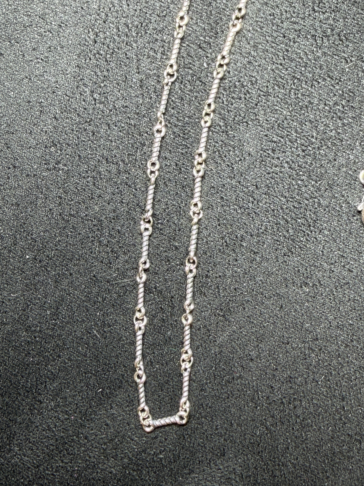 A01 Twist Link Silver Necklace