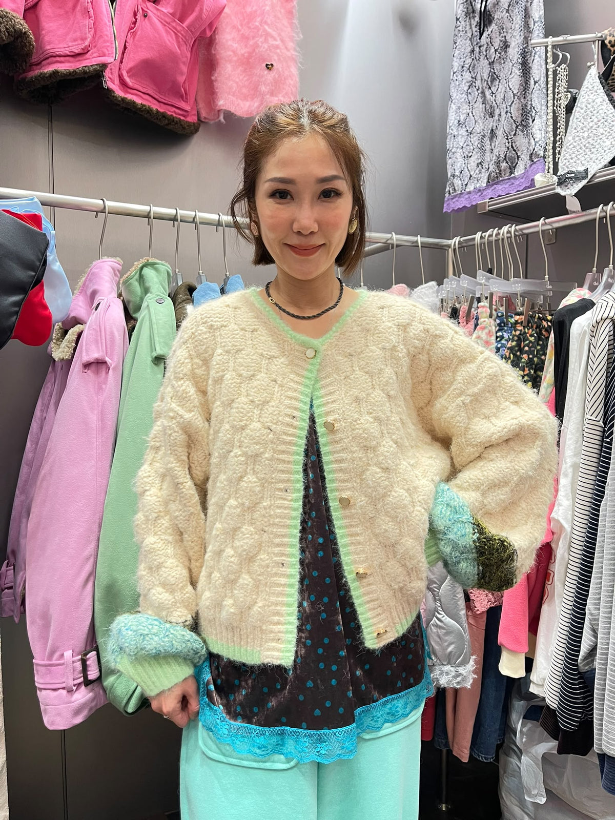 CL61010 撞色毛絨針織開襟外套實物圖 1