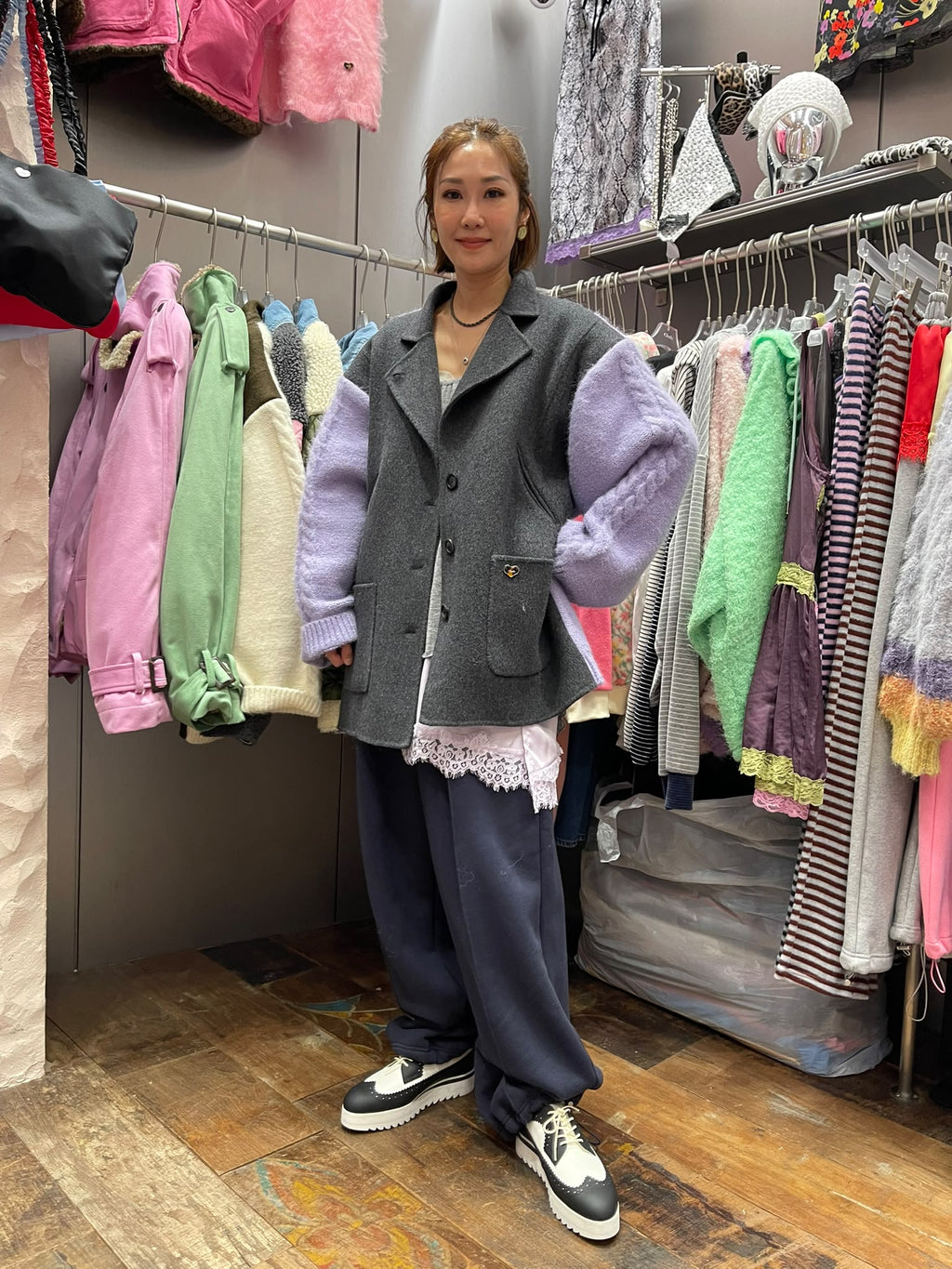 CL61018 撞色毛絨針織袖拼接外套實物展示 3