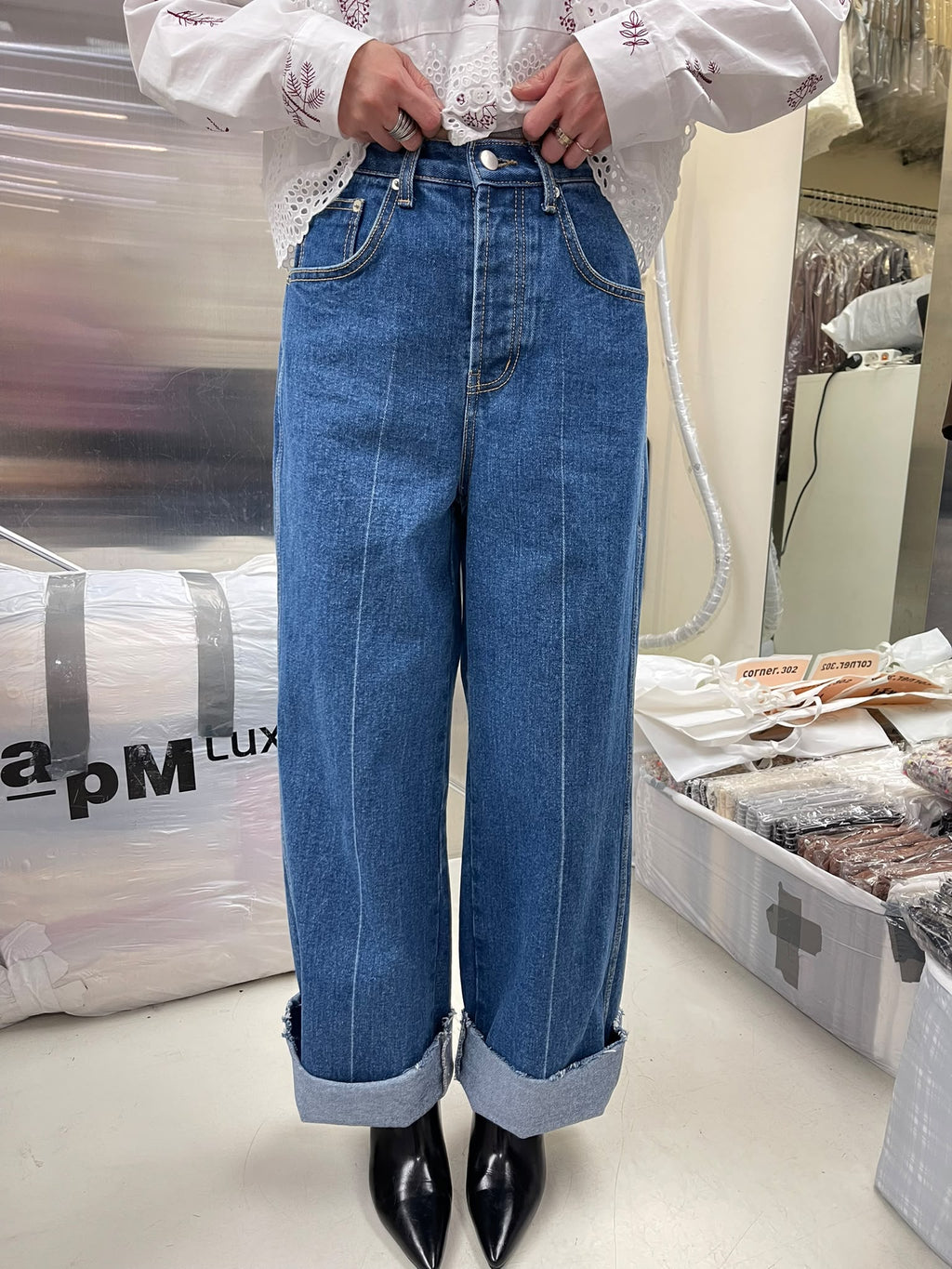CN61002 高腰反摺褲腳闊腳牛仔褲