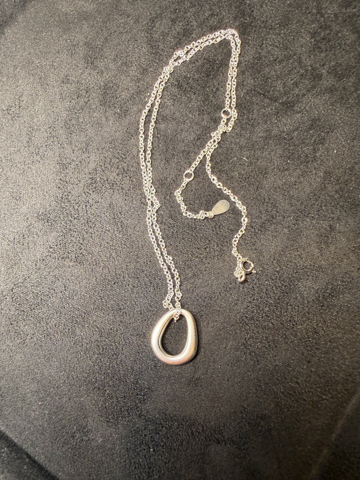 A05 Soft Oval Matte Silver Necklace