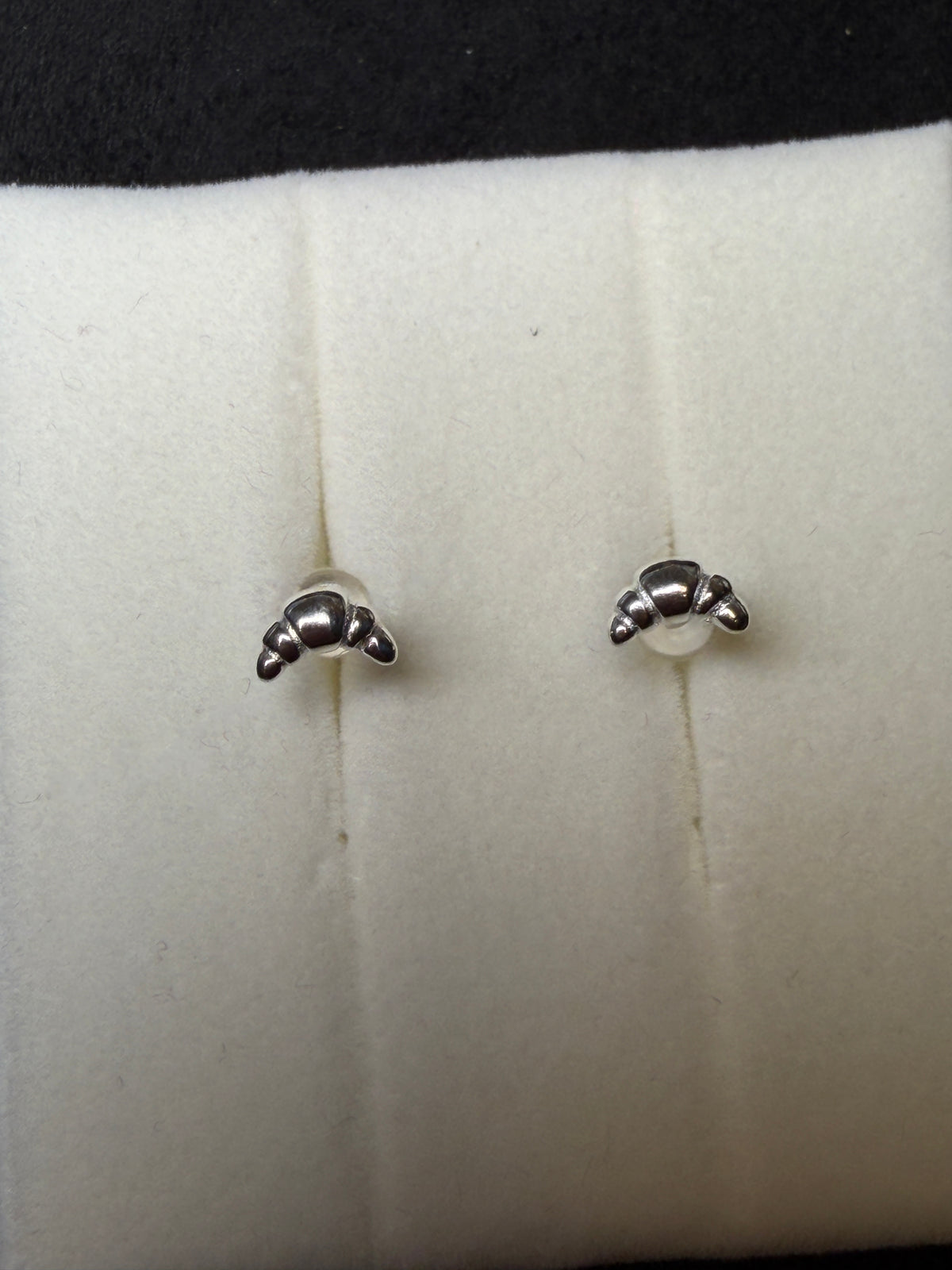 A06 Petite Bubble Arc Silver Studs