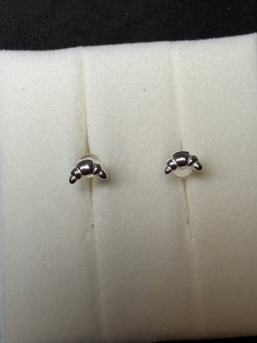 A06 Petite Bubble Arc Silver Studs