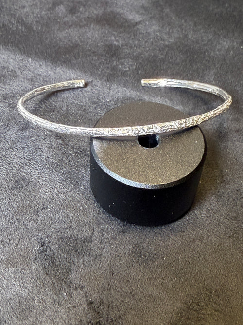 A10 Linear Texture Silver Cuff