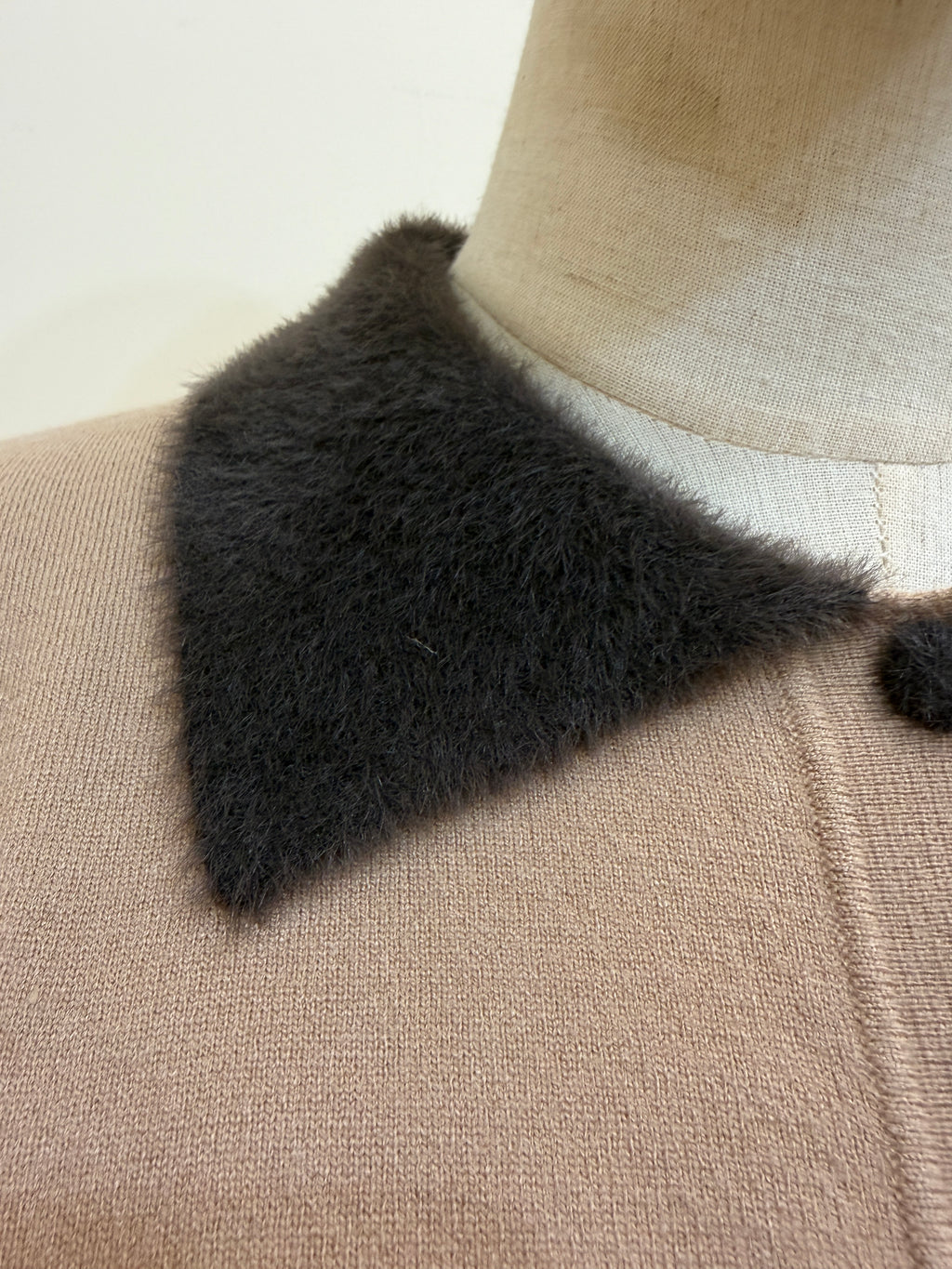 LUXE STITCHES H43 米色長袖針織毛衣商品圖片