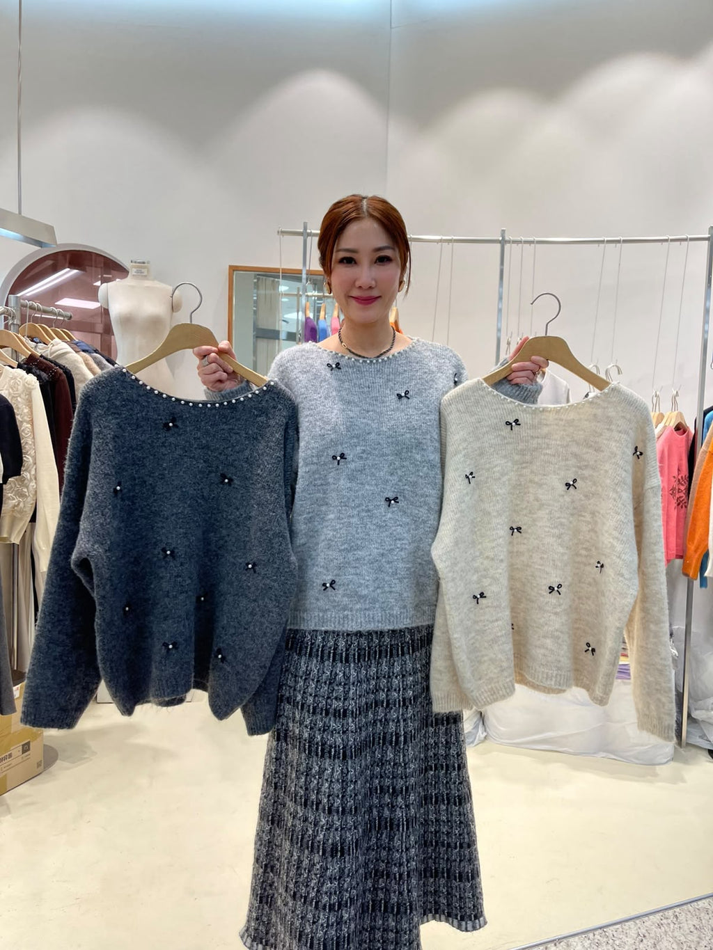 LUXE STITCHES INTRO ADORABLE LAD61003 蝴蝶結珠飾圓領針織上衣－商品圖片 1