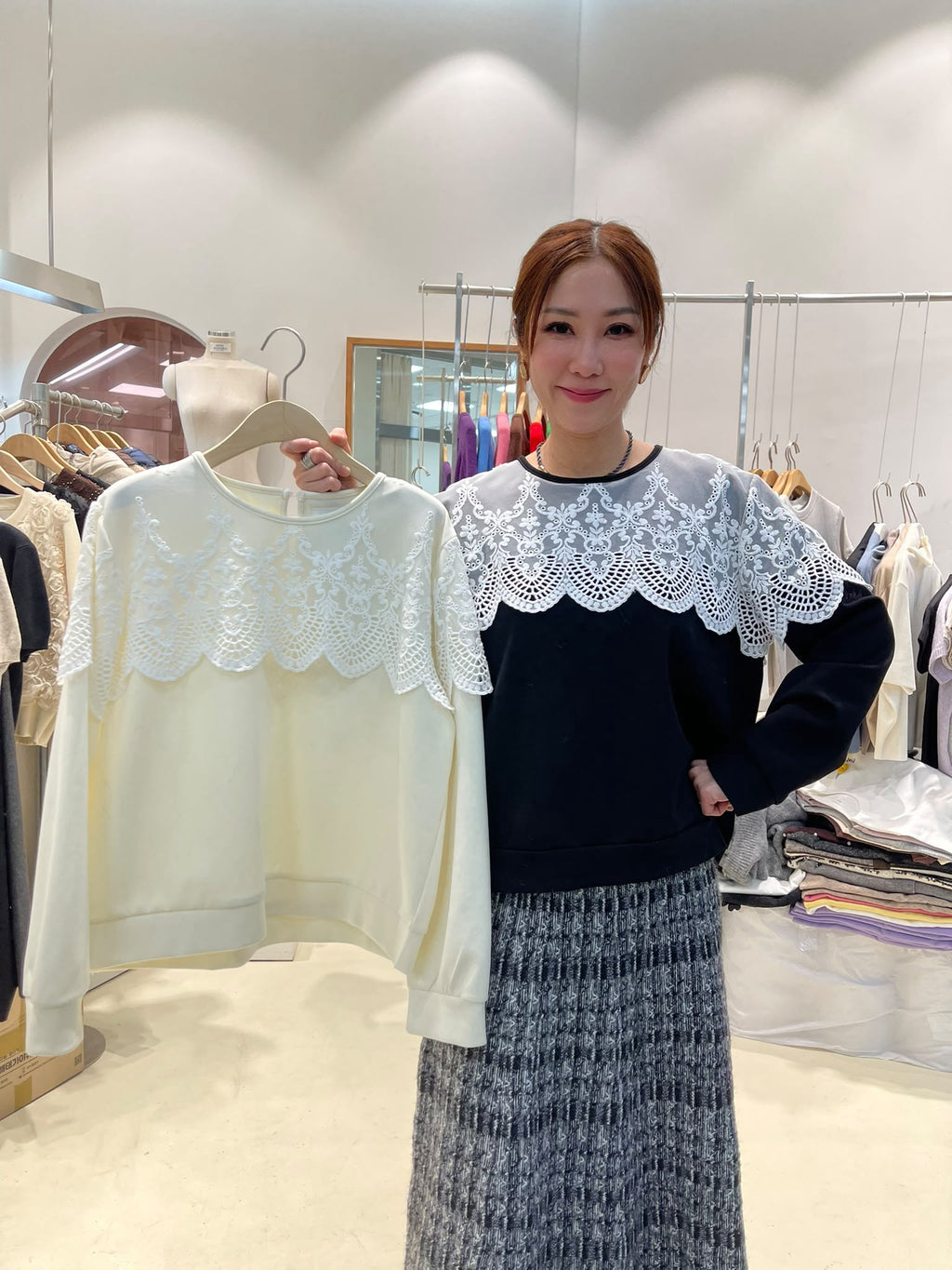 LUXE STITCHES INTRO ADORABLE LAD61004 蕾絲拼接圓領長袖上衣－商品圖片 6