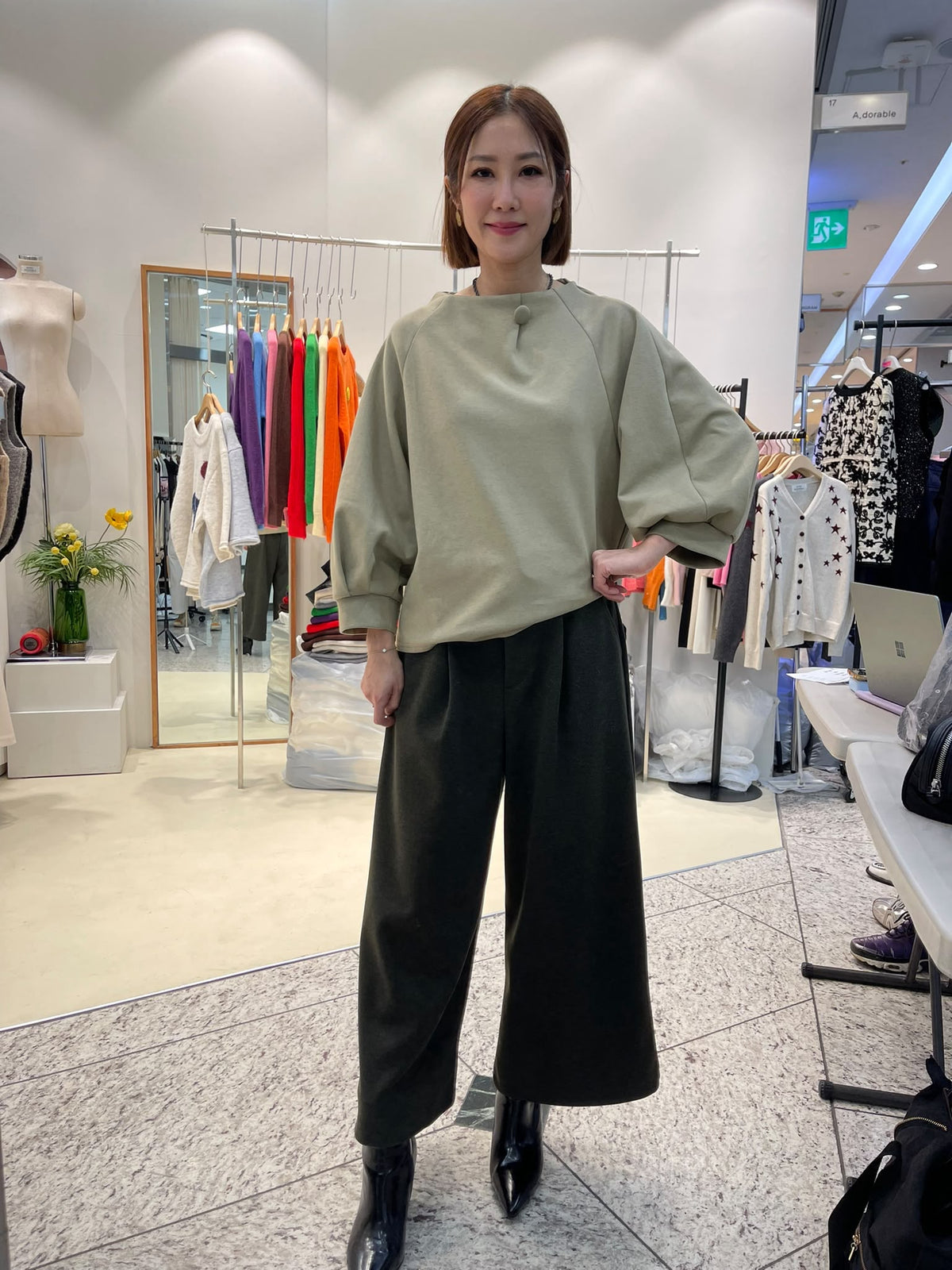 LUXE STITCHES INTRO ADORABLE LAD61009 領口鈕扣燈籠袖上衣－商品圖片 4