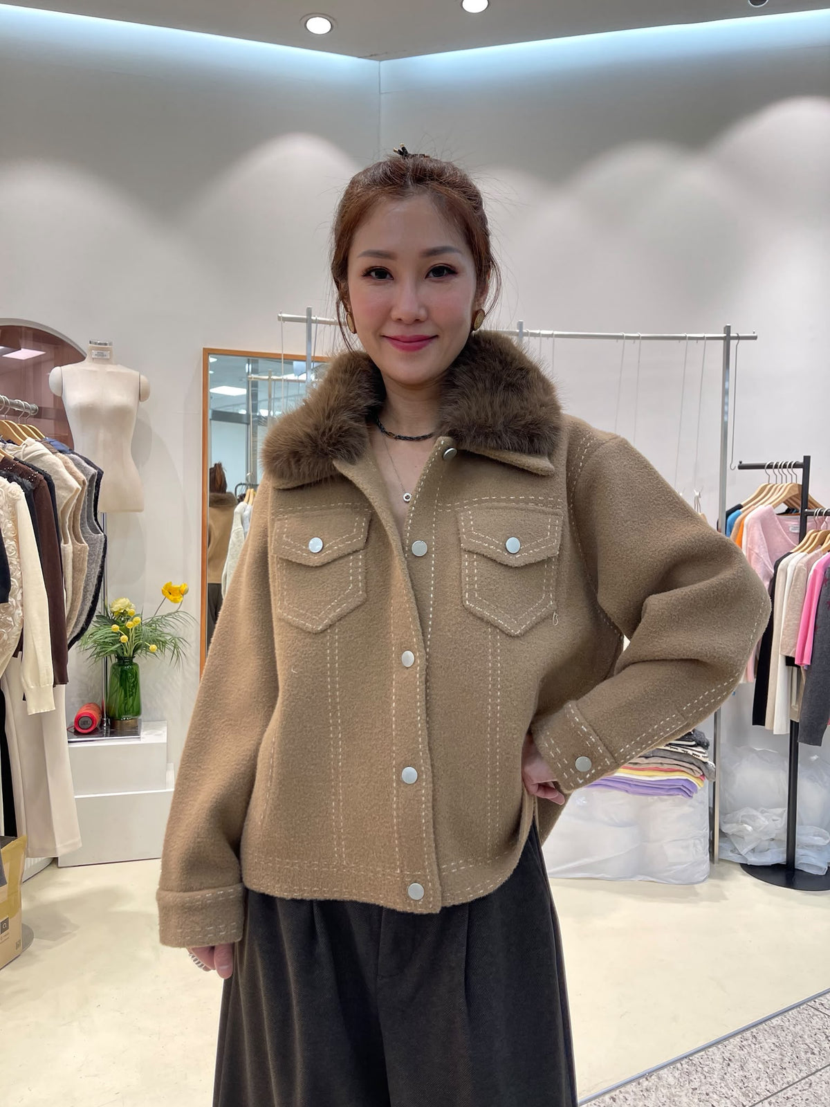 LUXE STITCHES INTRO ADORABLE LAD61014 毛感領明線口袋外套－商品圖片 2