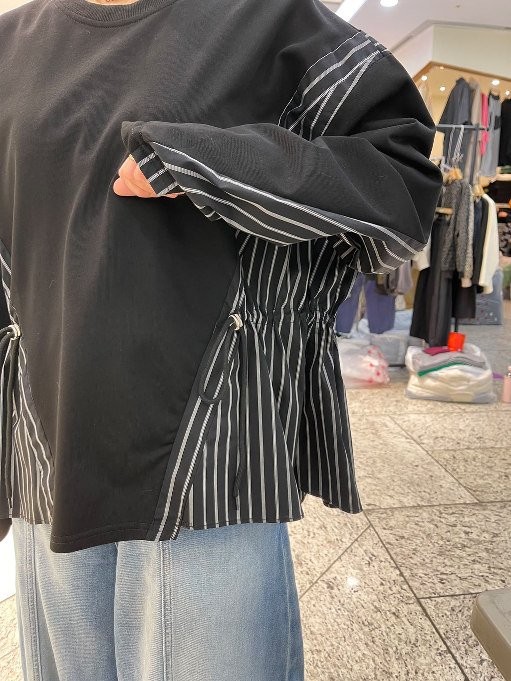 LUXE STITCHES INTRO ADORABLE LAD61024 不對稱條紋拼接長袖上衣－商品圖片 3