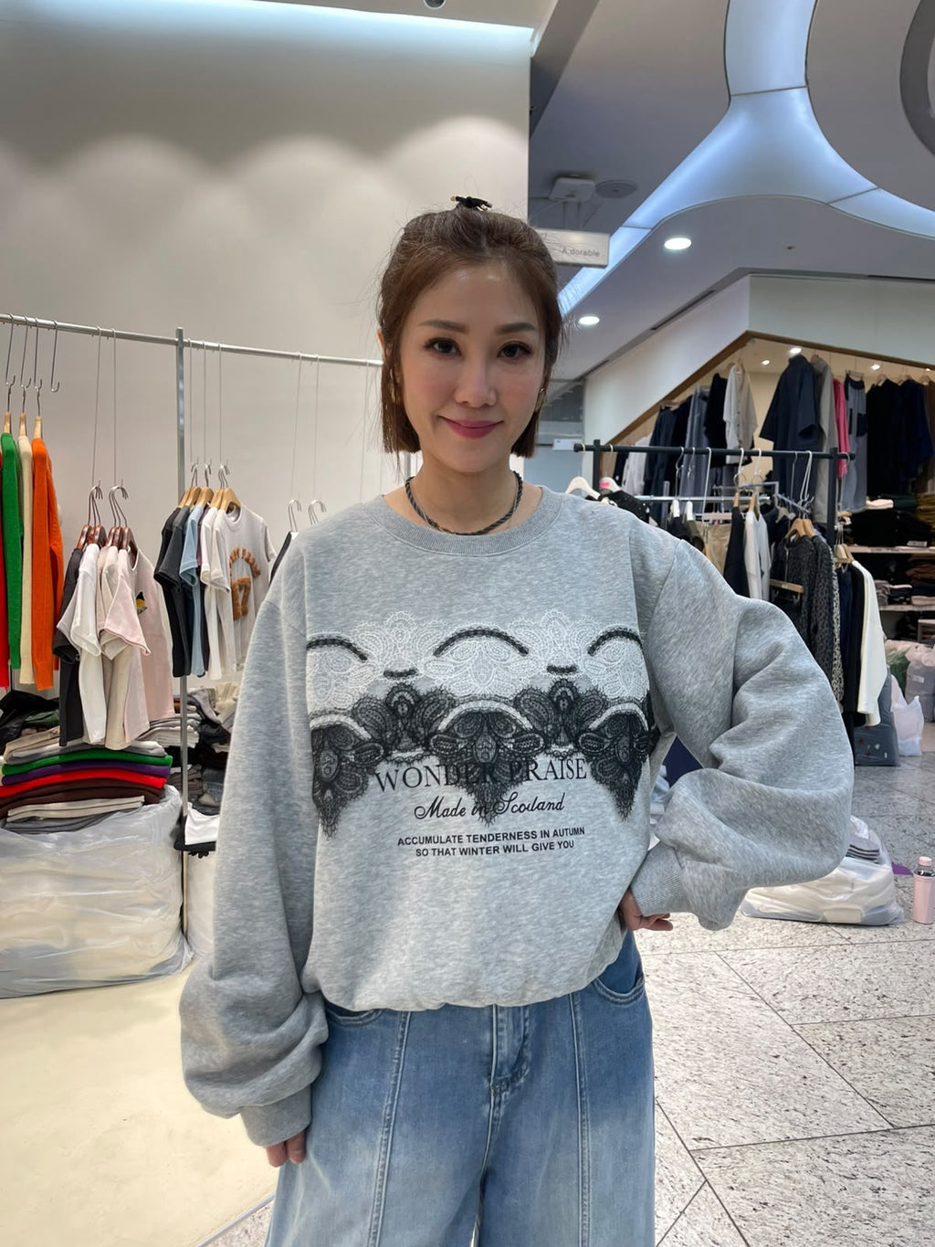 LUXE STITCHES INTRO ADORABLE LAD61026 蕾絲拼接字母圓領上衣－商品圖片 2