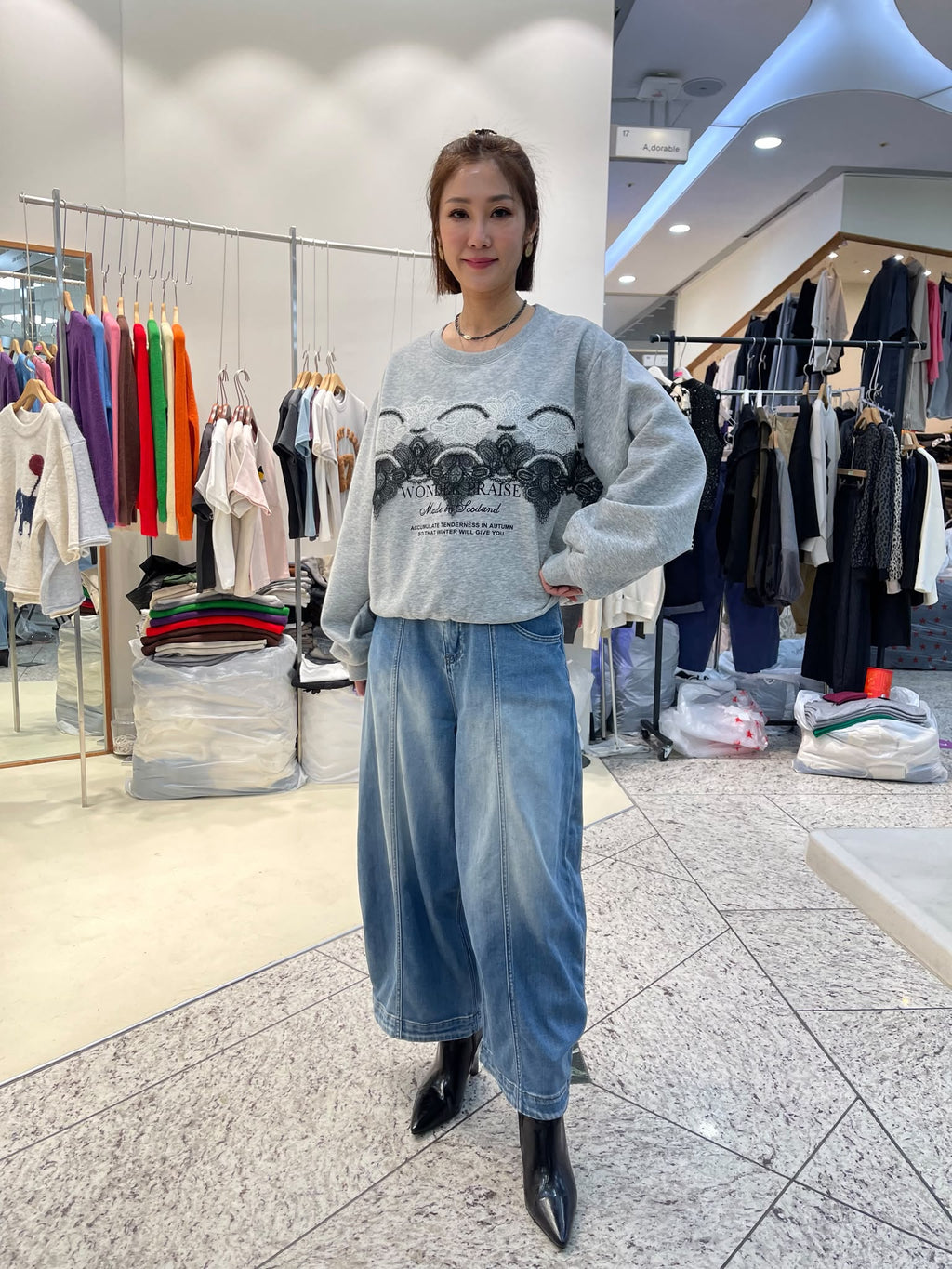 LUXE STITCHES INTRO ADORABLE LAD61026 蕾絲拼接字母圓領上衣－商品圖片 4