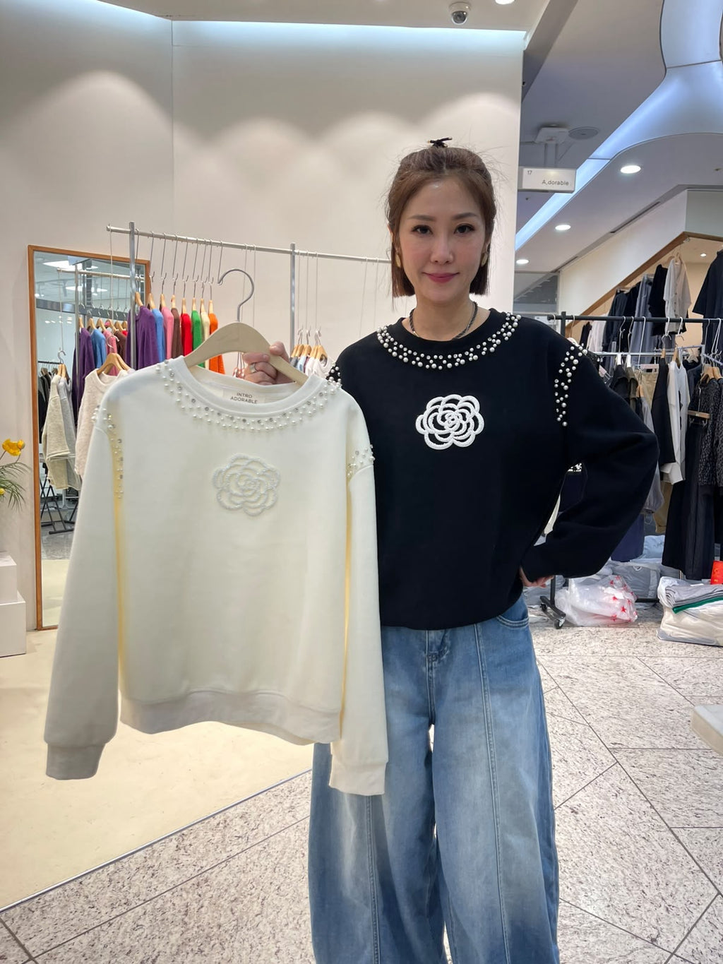 LUXE STITCHES INTRO ADORABLE LAD61029 花朵珠飾圓領長袖上衣－商品圖片 1