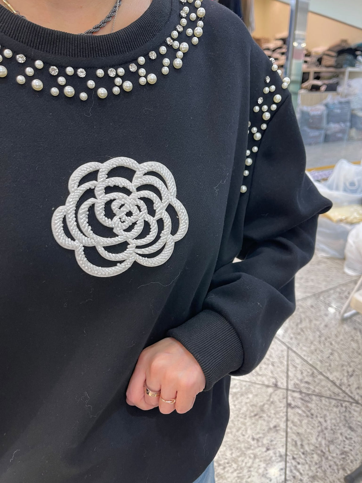 LUXE STITCHES INTRO ADORABLE LAD61029 花朵珠飾圓領長袖上衣－商品圖片 3