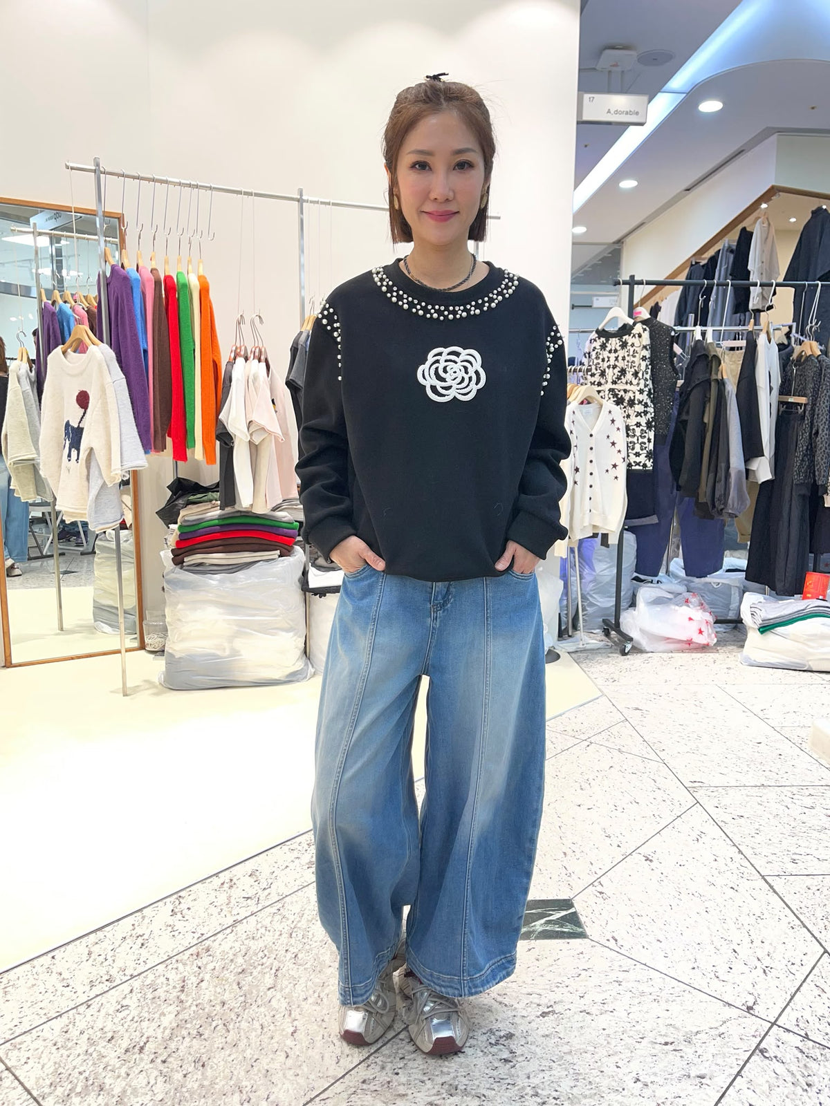 LUXE STITCHES INTRO ADORABLE LAD61029 花朵珠飾圓領長袖上衣－商品圖片 4