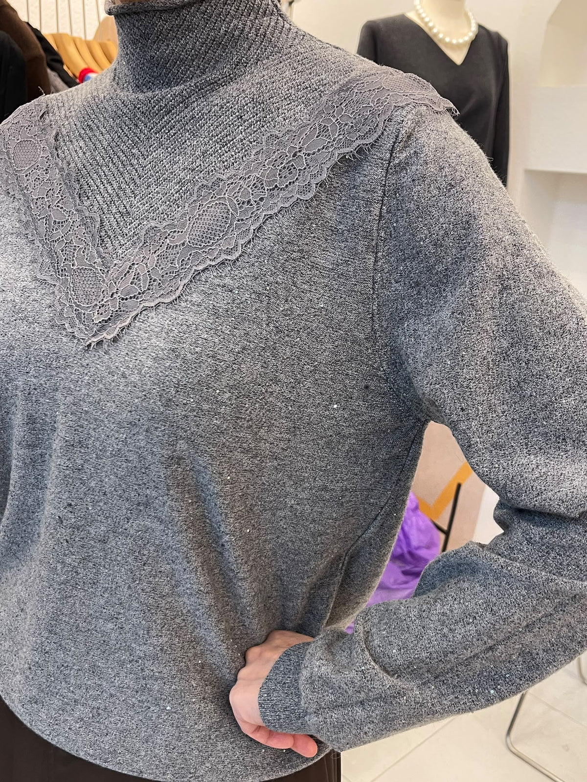 BUMBLEBEE LBU61023 高領V形紋理長袖上衣－3號實拍，高領長袖設計