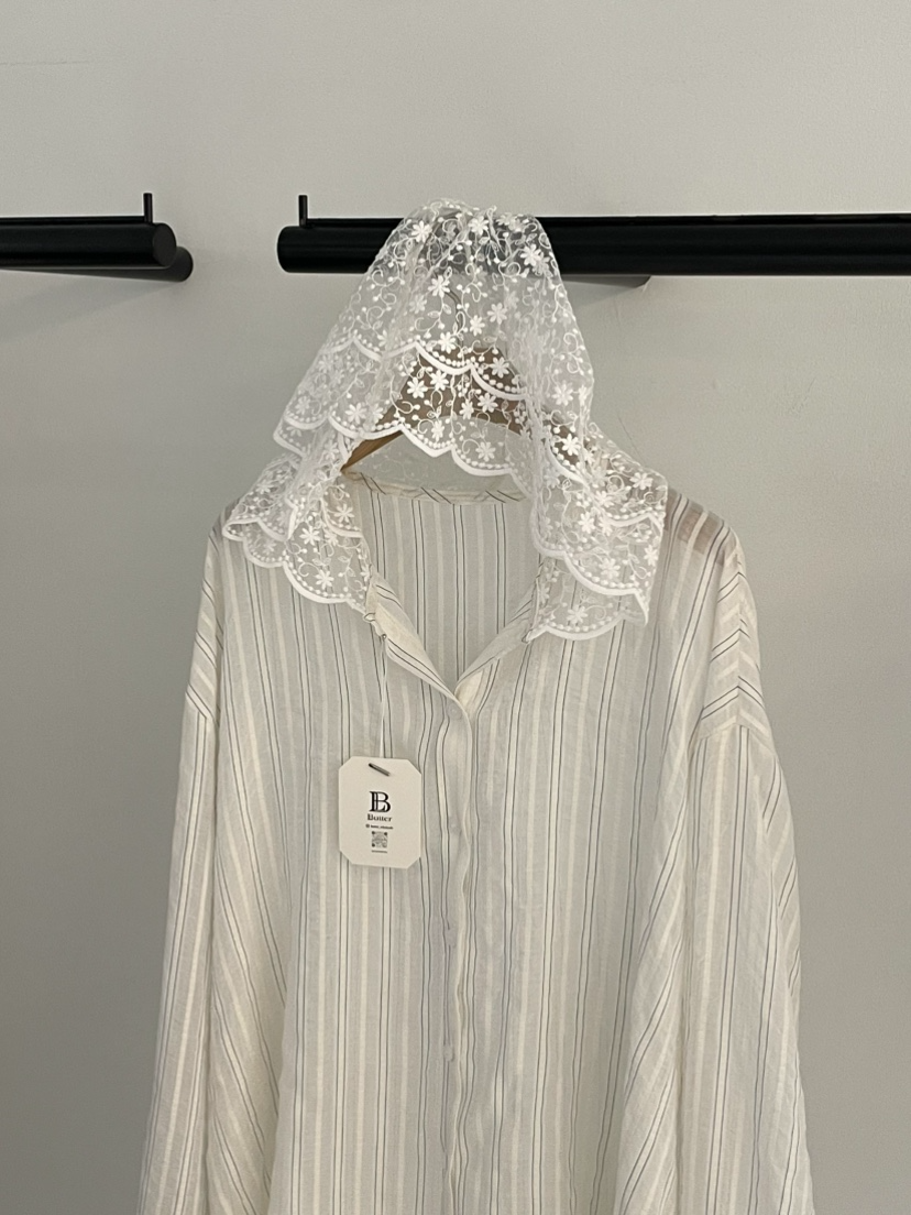 韓國BUTTER蕾絲連帽條紋長袖襯衫 | 法式田園刺繡披肩上衣 Korean Lace Hooded Stripe Shirt