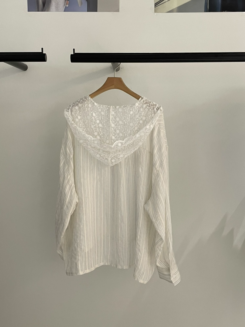 韓國BUTTER蕾絲連帽條紋長袖襯衫 | 法式田園刺繡披肩上衣 Korean Lace Hooded Stripe Shirt