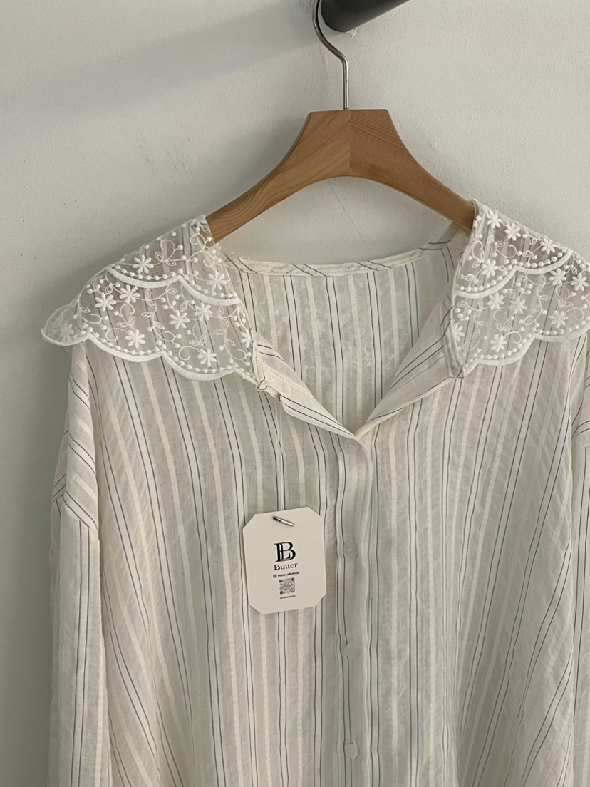 韓國BUTTER蕾絲連帽條紋長袖襯衫 | 法式田園刺繡披肩上衣 Korean Lace Hooded Stripe Shirt
