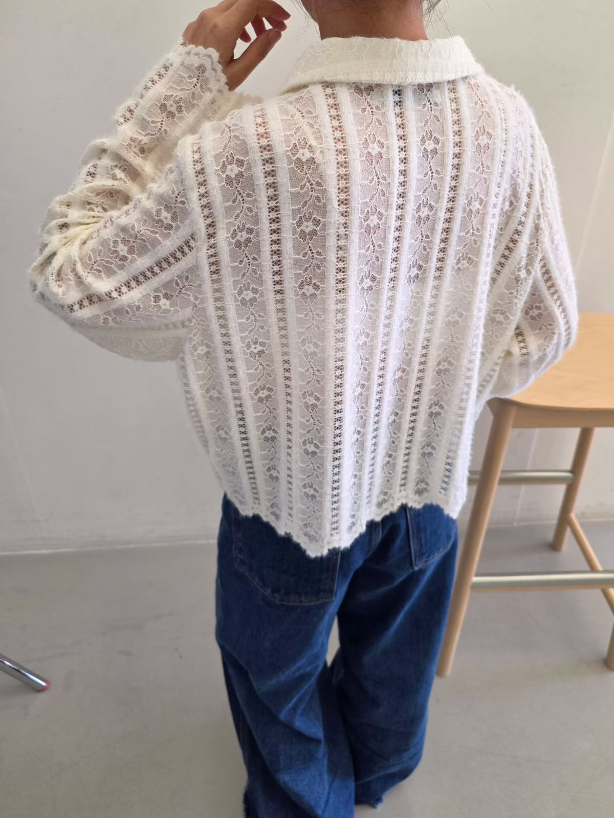 H30 翻領花卉蕾絲恤衫