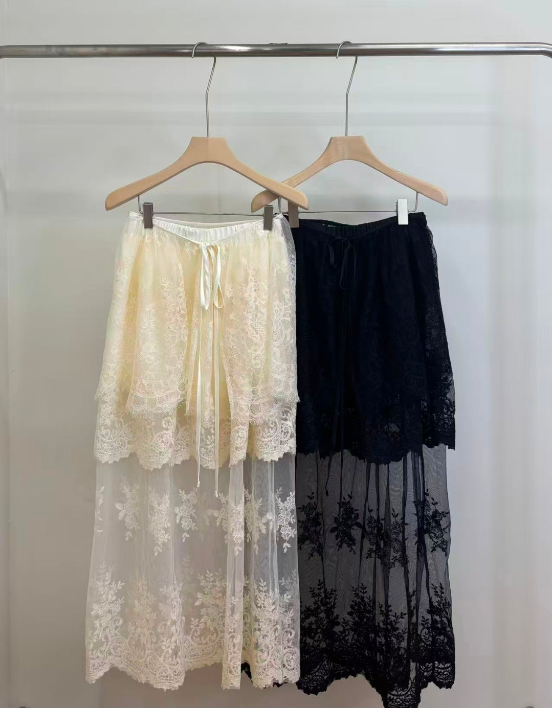 J03 lace skirt