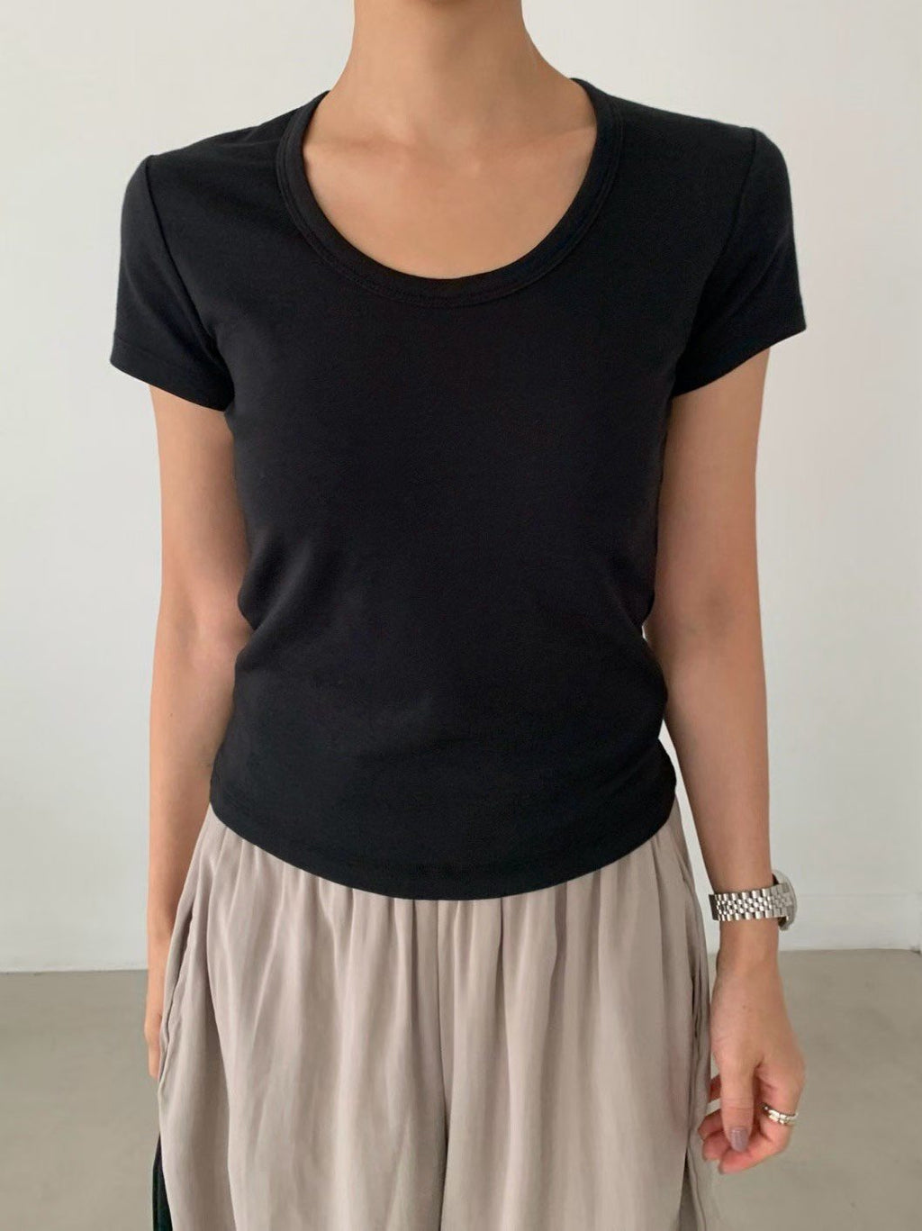 M02 slim u neck tee