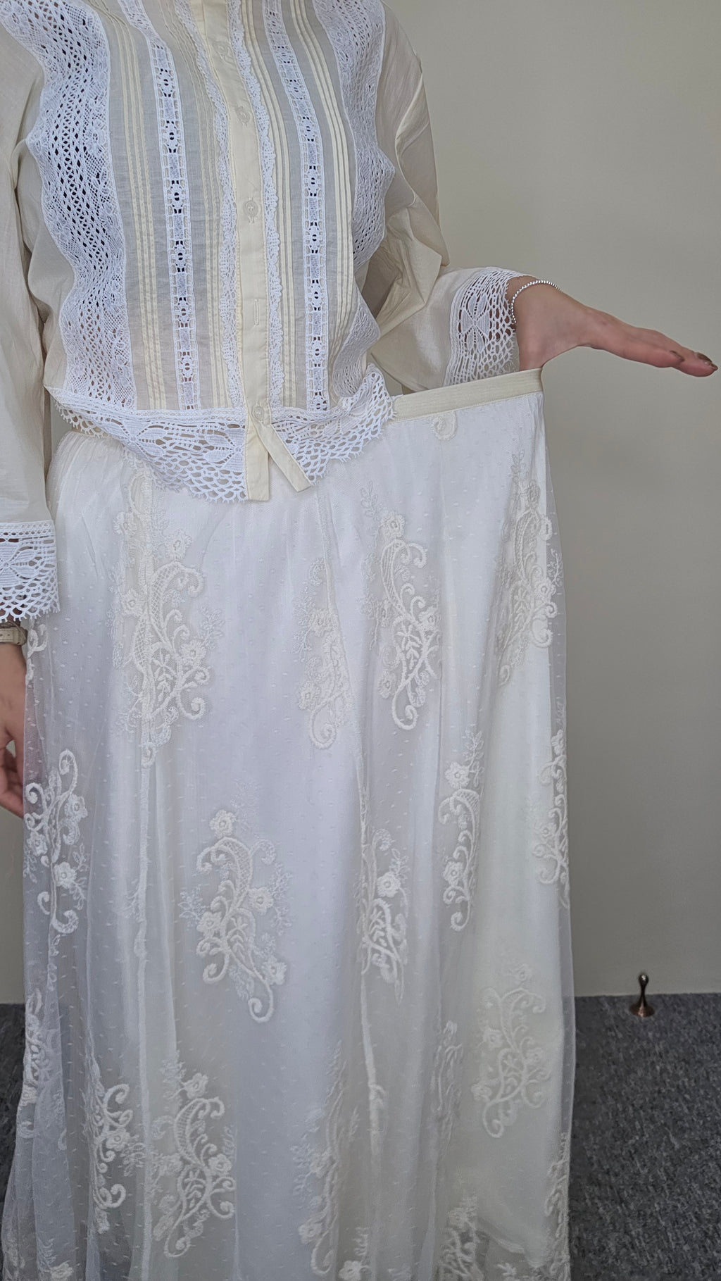 H49 romantic lace skirt