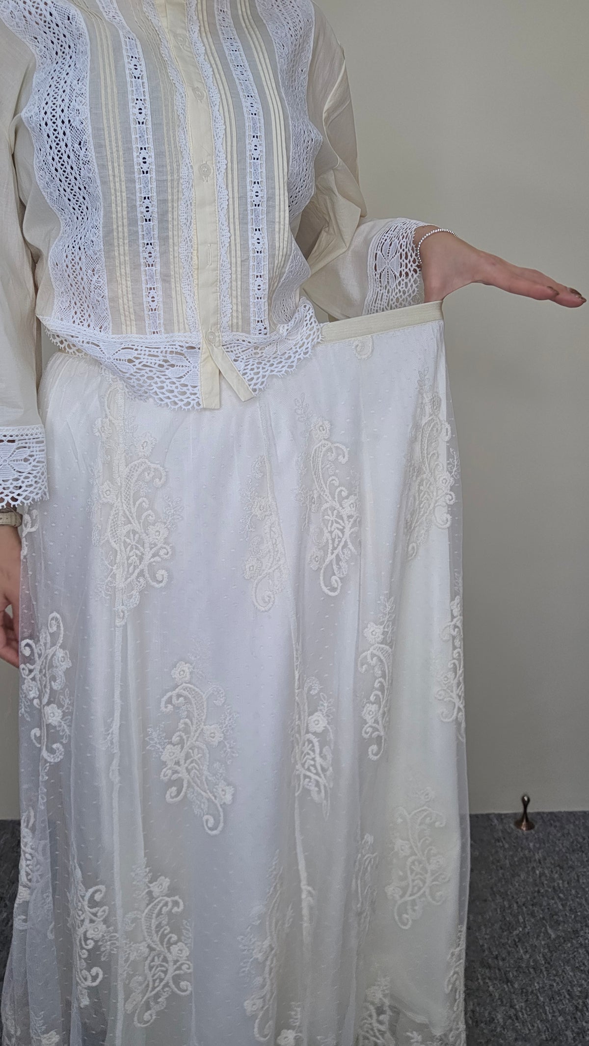 H49 romantic lace skirt